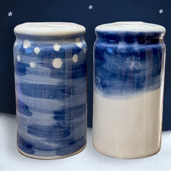 Vintage Winter Wonderland Christmas Salt and Pepper Shakers Vintage - Picture 3 of 6